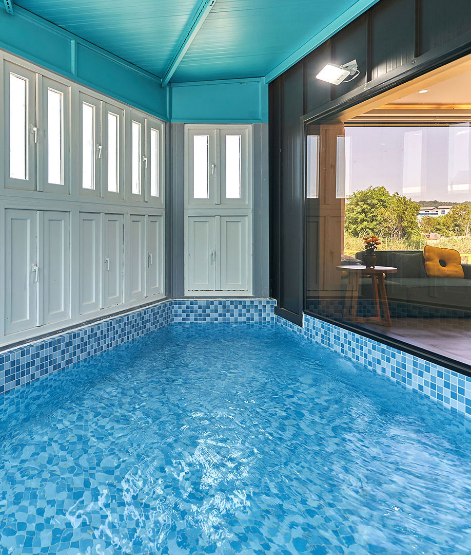 Private pool